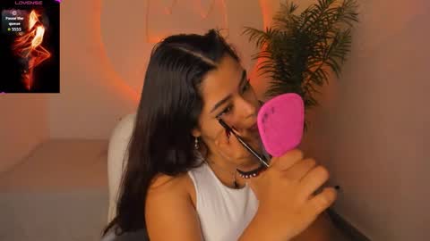 Snapshot of ariana_pierce chatting on December 2025 01:09:02 PM Ariana online show from December 2025 01:09:02 PM