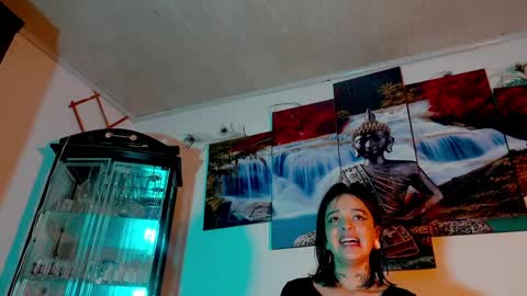 Snapshot of ariana_whitee chatting on April 2026 12:04:01 AM ariana_whitee online show from April 2026 12:04:01 AM