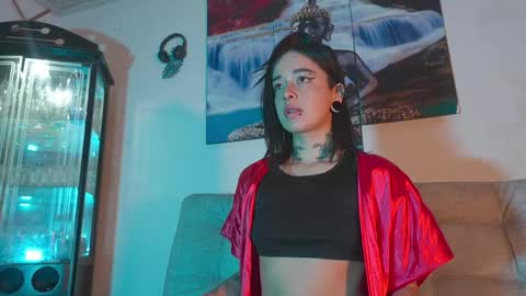 Snapshot of ariana_whitee chatting on April 2026 04:48:02 AM ariana_whitee online show from April 2026 04:48:02 AM