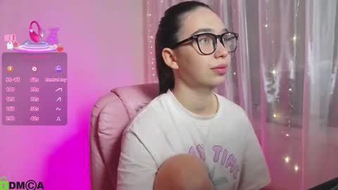 Snapshot of arianahot777 chatting on September 2025 02:33:01 AM arianahot777 online show from September 2025 02:33:01 AM