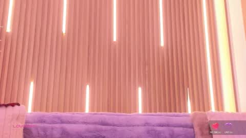 Ari  online show from December 2025 01:53:01 PM