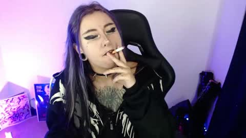 Snapshot of arianauwu666 chatting on April 2026 12:13:02 AM help me 100 hands up my OF is Free online show from April 2026 12:13:02 AM