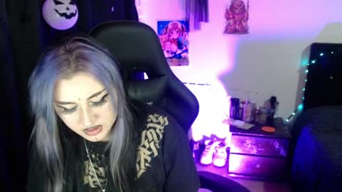 Snapshot of arianauwu666 chatting on June 2026 12:04:02 AM help me 100 hands up my OF is Free online show from June 2026 12:04:02 AM