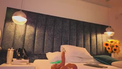 Arianna online show from February 2026 07:42:02 PM