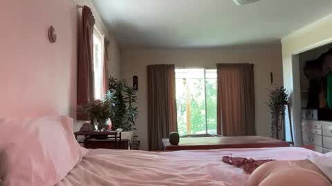 Snapshot of ariarose_xx chatting on May 2026 08:28:02 PM Aria online show from May 2026 08:28:02 PM