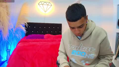 ariatna_andy online show from April 2026 07:58:01 PM