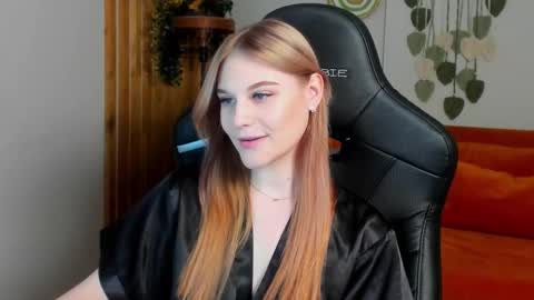 Snapshot of ariawell chatting on October 2025 06:41:02 PM Aria online show from October 2025 06:41:02 PM