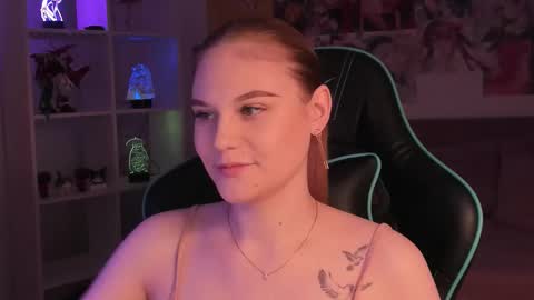 Snapshot of ariawell chatting on November 2025 05:28:02 AM Aria online show from November 2025 05:28:02 AM