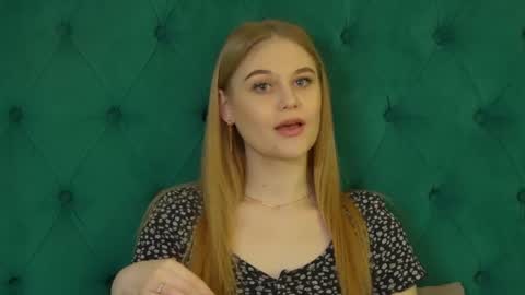 Snapshot of ariawell chatting on December 2025 05:40:02 PM Aria online show from December 2025 05:40:02 PM