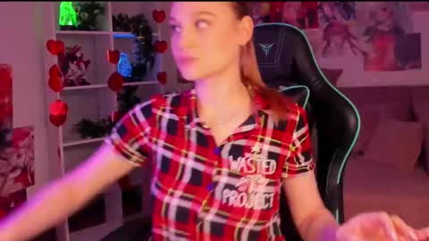 Snapshot of ariawell chatting on December 2025 09:25:01 AM Aria online show from December 2025 09:25:01 AM