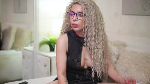  Aria  online show from April 2026 08:59:01 PM