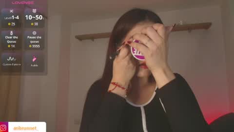 Snapshot of aribrunnet_ chatting on March 2026 10:04:01 PM Ari Just Ari online show from March 2026 10:04:01 PM