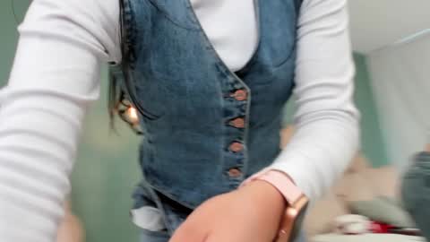 Snapshot of ariel_jonnes chatting on December 2024 01:17:02 PM Ariel online show from December 2024 01:17:02 PM