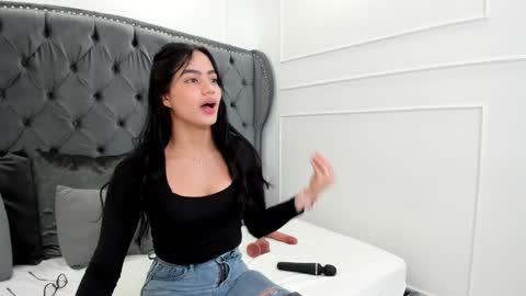 Snapshot of ariel_jonnes chatting on January 2025 04:37:02 PM Ariel online show from January 2025 04:37:02 PM