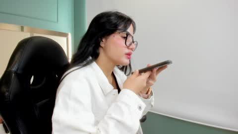 Snapshot of ariel_jonnes chatting on January 2025 05:33:01 PM Ariel online show from January 2025 05:33:01 PM