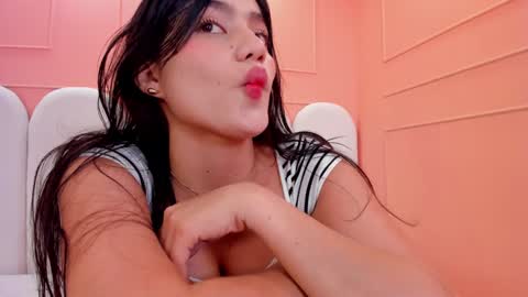 Snapshot of ariel_jonnes chatting on January 2025 05:56:02 PM Ariel online show from January 2025 05:56:02 PM