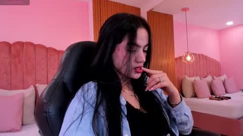 Snapshot of ariel_jonnes chatting on September 2025 05:45:01 PM Ariel online show from September 2025 05:45:01 PM