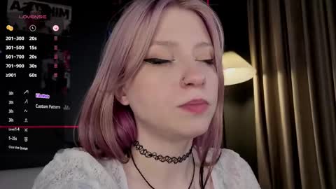 Snapshot of arielabradberry chatting on May 2026 01:40:01 PM Ariel online show from May 2026 01:40:01 PM