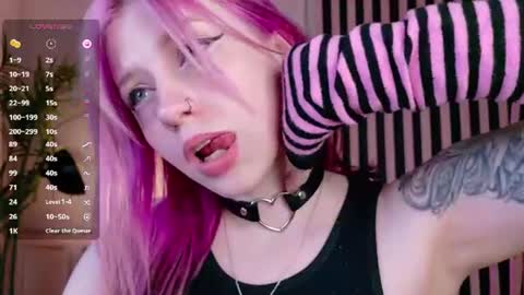 Snapshot of arielabradberry chatting on June 2026 04:11:02 PM Ariel online show from June 2026 04:11:02 PM