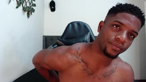 Snapshot of arielbronwxxx chatting on February 2025 01:16:01 PM chris online show from February 2025 01:16:01 PM