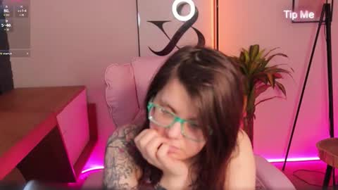 Ariell Mini online show from March 2026 01:49:02 PM