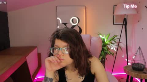 Ariell Mini online show from June 2026 05:42:01 AM