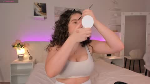 Snapshot of ariella_sol chatting on April 2026 01:22:02 AM Ariella GTM3 Tue Wed Thu Fri Sat 0400 am-1030pm online show from April 2026 01:22:02 AM