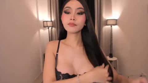 Snapshot of ariellaarida69 chatting on April 2026 12:23:01 AM MIRA GREYSON online show from April 2026 12:23:01 AM