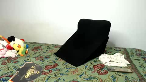 Ariel Starfish online show from December 2024 02:04:02 AM