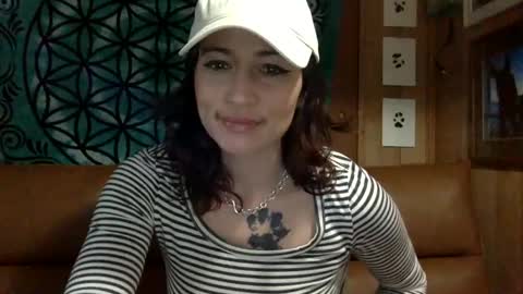 ariel  colin when hes here online show from February 2025 02:22:02 PM