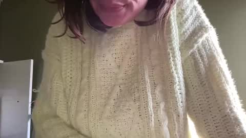 Snapshot of arielwyld chatting on January 2026 04:01:01 PM ariel colin when hes here online show from January 2026 04:01:01 PM