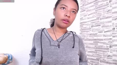 Snapshot of arietta_ chatting on November 2025 12:51:01 PM ARIETTA online show from November 2025 12:51:01 PM