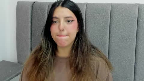 arihanna_london online show from April 2026 08:13:02 PM