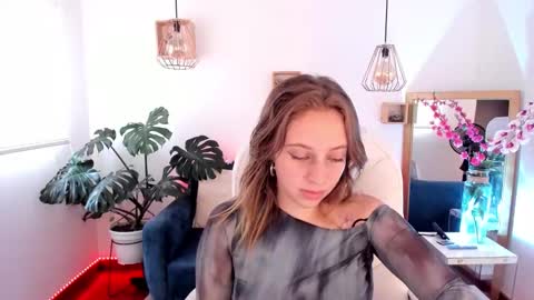 Snapshot of arii_1010_ chatting on January 2025 07:32:01 PM Ari online show from January 2025 07:32:01 PM