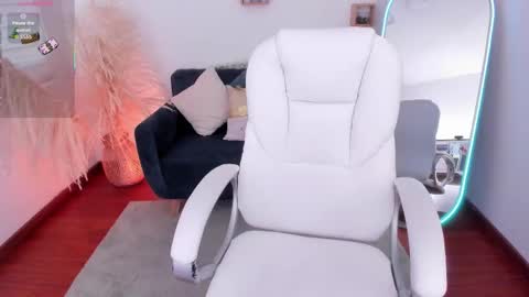 Ari  online show from December 2025 07:42:02 PM