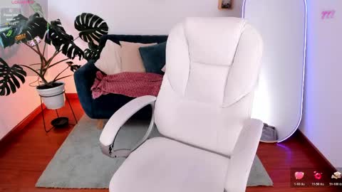 Snapshot of arii_1010_ chatting on April 2026 08:04:01 PM Ari online show from April 2026 08:04:01 PM