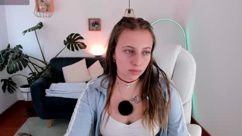 Snapshot of arii_1010_ chatting on June 2026 07:13:01 PM Ari online show from June 2026 07:13:01 PM