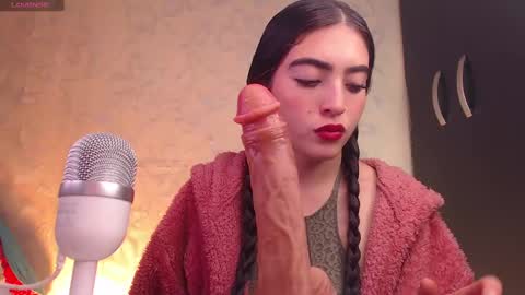 Snapshot of arii_vega chatting on January 2025 03:23:02 PM ARII VEGA online show from January 2025 03:23:02 PM