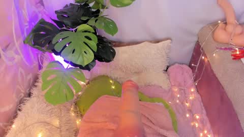 Snapshot of arii_vega chatting on April 2026 11:37:01 AM ARII VEGA online show from April 2026 11:37:01 AM