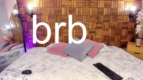 Snapshot of ariiaa_1 chatting on January 2025 11:33:01 PM ARIANNA online show from January 2025 11:33:01 PM
