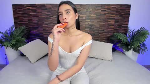 Snapshot of ariiaa_1 chatting on October 2025 10:10:01 PM ARIANNA online show from October 2025 10:10:01 PM