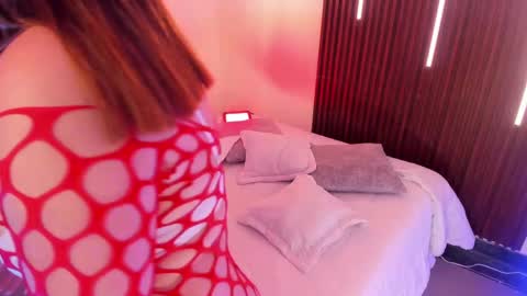  Arianna  online show from April 2026 01:26:01 PM