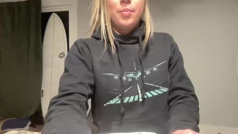 Snapshot of ariicutekitty chatting on January 2025 10:13:02 AM airskiii online show from January 2025 10:13:02 AM