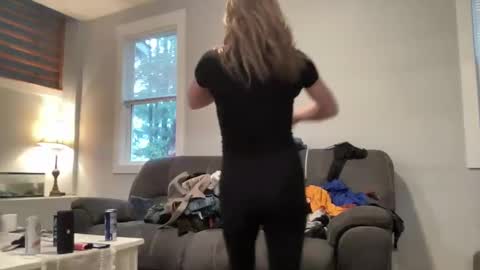 Snapshot of ariicutekitty chatting on January 2025 10:06:02 PM airskiii online show from January 2025 10:06:02 PM