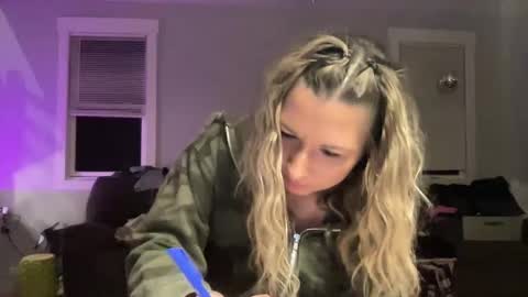 Snapshot of ariicutekitty chatting on February 2025 06:24:02 AM airskiii online show from February 2025 06:24:02 AM