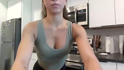 Snapshot of ariicutekitty chatting on September 2025 01:35:01 PM airskiii online show from September 2025 01:35:01 PM