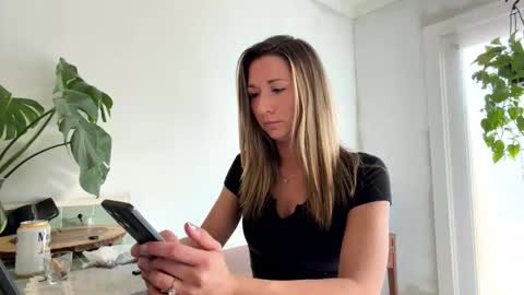 Snapshot of ariicutekitty chatting on January 2026 08:54:01 PM airskiii online show from January 2026 08:54:01 PM