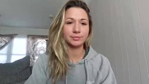 Snapshot of ariicutekitty chatting on February 2026 03:37:02 PM airskiii online show from February 2026 03:37:02 PM