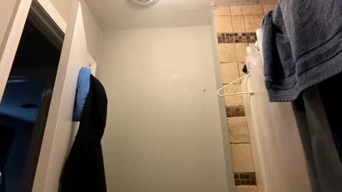 Snapshot of ariicutekitty chatting on April 2026 04:00:01 PM airskiii online show from April 2026 04:00:01 PM