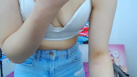 arinabelle online show from February 2026 01:38:01 AM